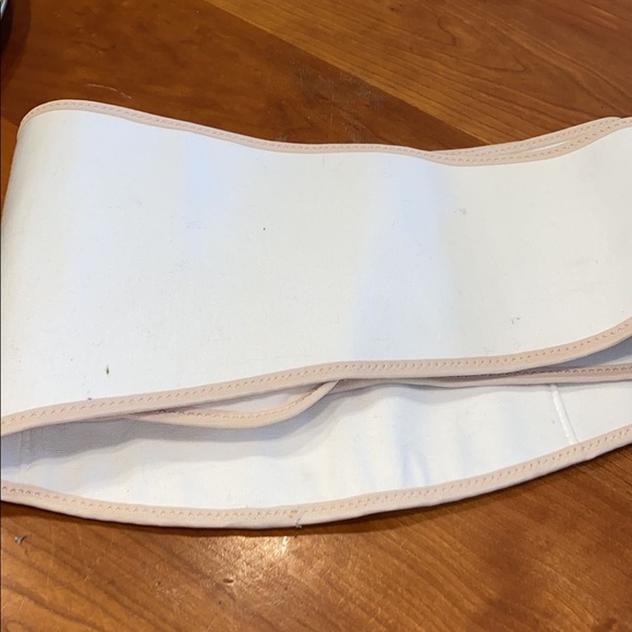 Belly Bandit Maternity Support Belt - Picture 2 of 4
